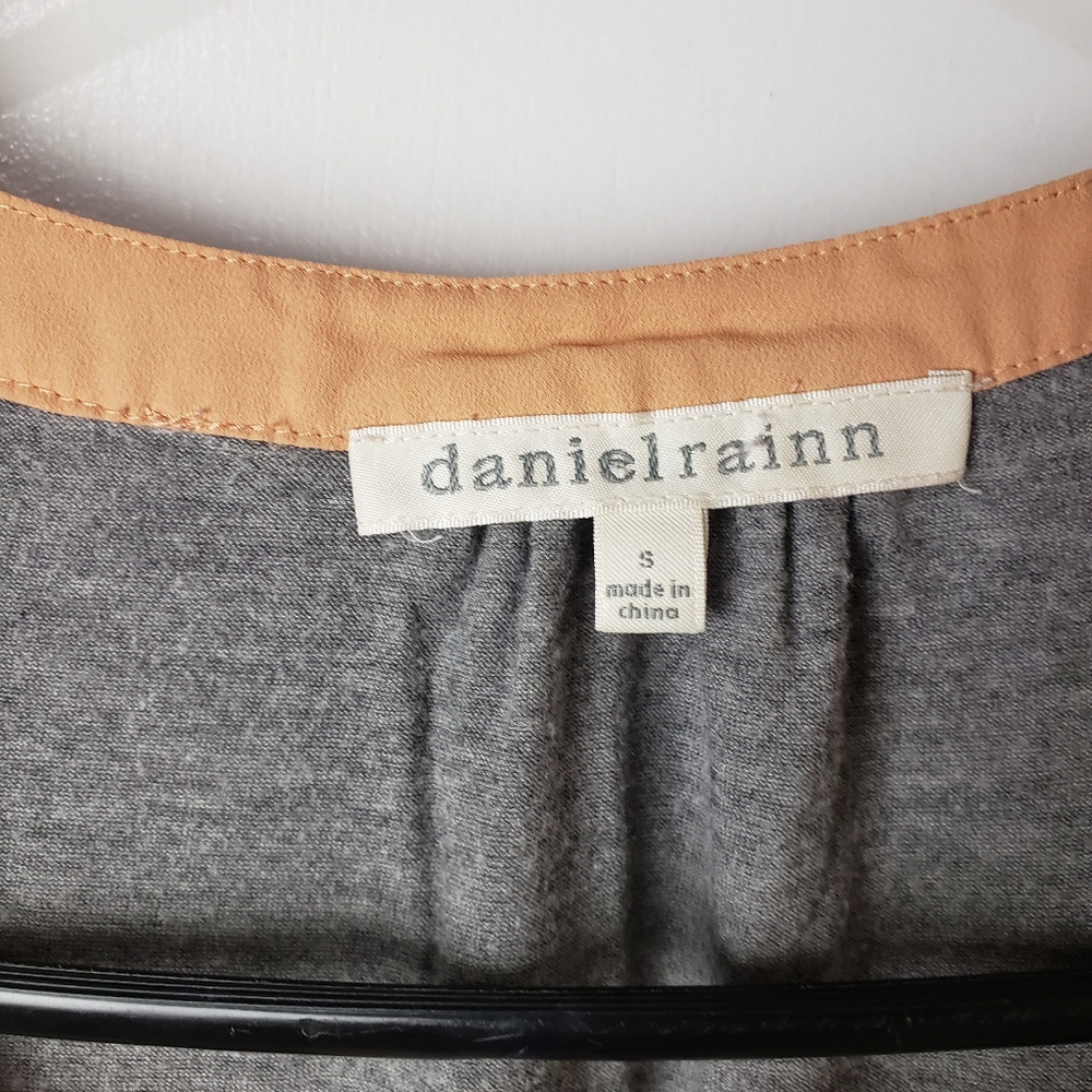 Daniel Rainn Top - Picture 3 of 4
